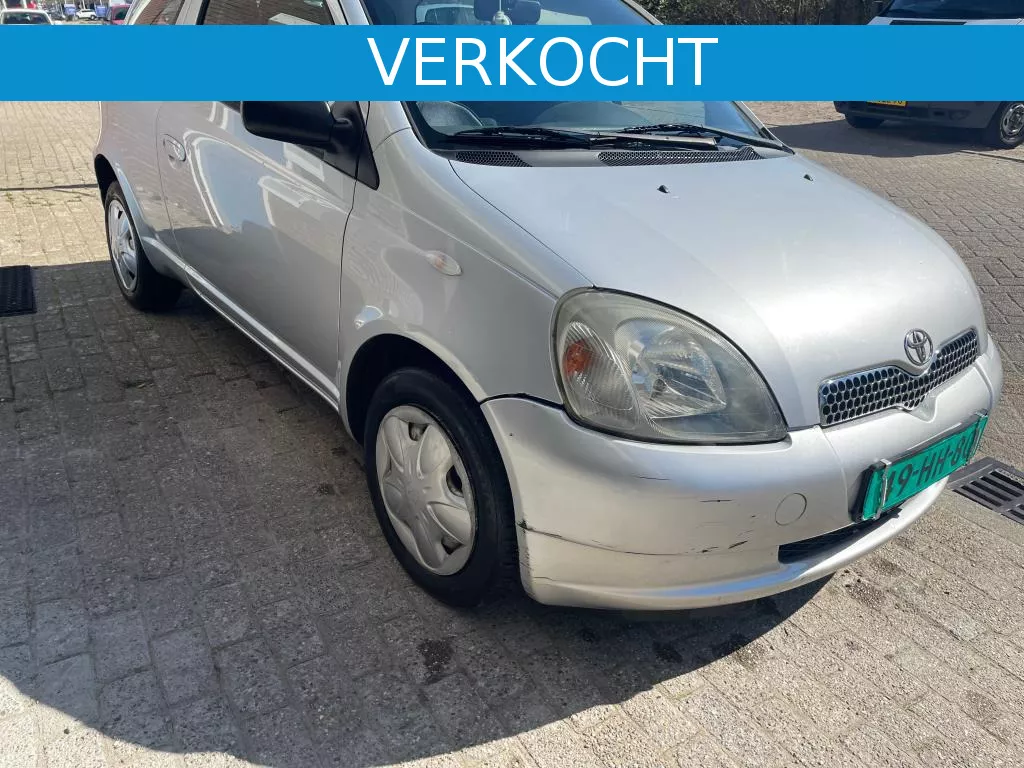 Toyota Yaris 1.3 16v VVT-i Linea Luna DUITSE KENTEKEN