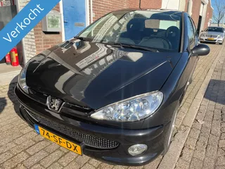 Peugeot 206 ; 1.4 5DRS NETTE 206 AIRCO&amp;NAP LAGE KM