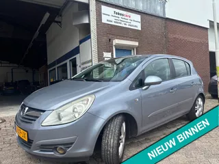 Opel Corsa 1.4-16V CosmoAUTOMAAT&amp;AIRCO&amp;JAAR APK &amp;NAP